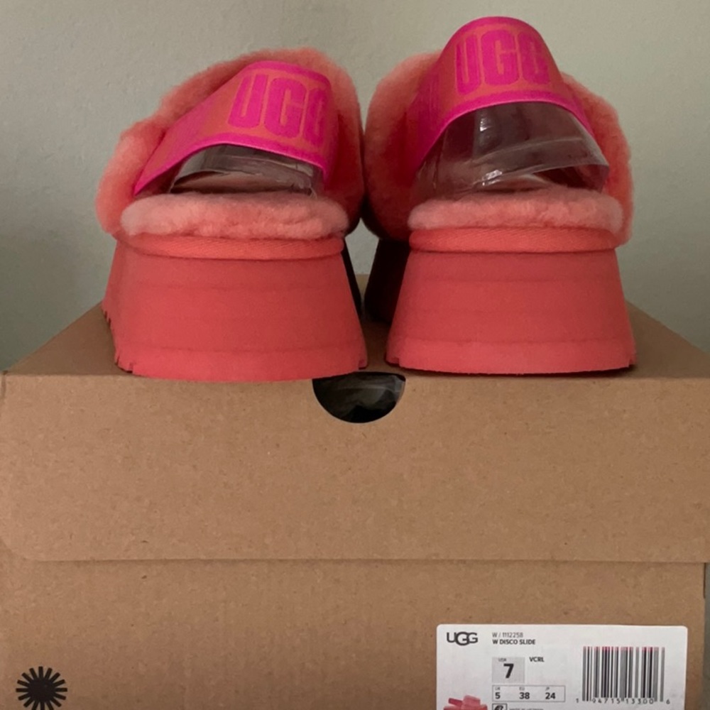 💿📀UGG DISCO SLIDE SANDALS - NWT - NIB💿📀 - Picture 2 of 12